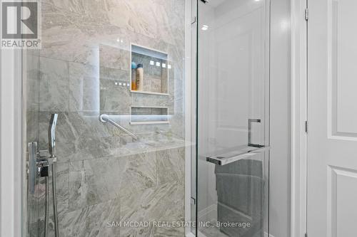 2993 Innisfil Beach Road, Innisfil, ON - Indoor Photo Showing Bathroom