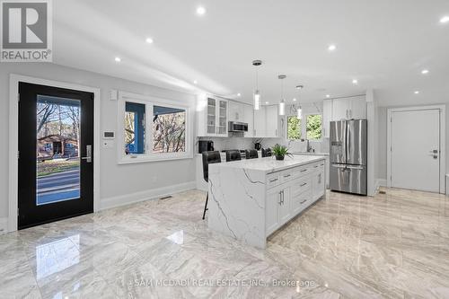 2993 Innisfil Beach Road, Innisfil, ON - Indoor Photo Showing Kitchen