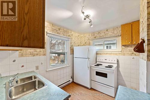 177 Compton Avenue, Ottawa, ON - Indoor Photo Showing Kitchen With Double Sink