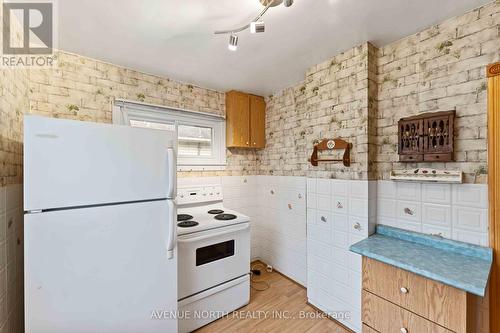 177 Compton Avenue, Ottawa, ON - Indoor Photo Showing Kitchen