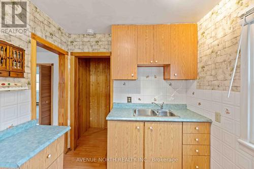 177 Compton Avenue, Ottawa, ON - Indoor Photo Showing Kitchen With Double Sink