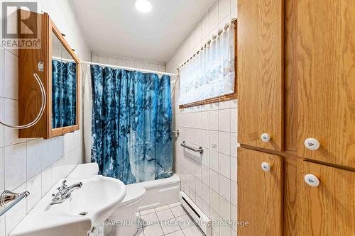 177 Compton Avenue, Ottawa, ON - Indoor Photo Showing Bathroom