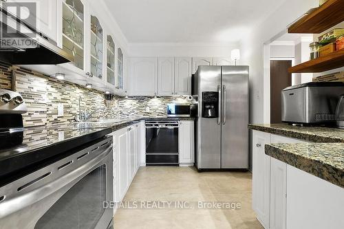 204 - 151 Bay Street N, Ottawa, ON - Indoor Photo Showing Kitchen With Upgraded Kitchen