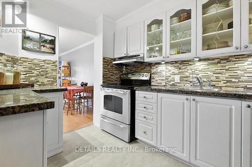 204 - 151 Bay Street N, Ottawa, ON - Indoor Photo Showing Kitchen