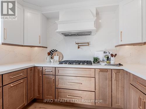 16 Camomile Street, Vaughan, ON - Indoor Photo Showing Kitchen