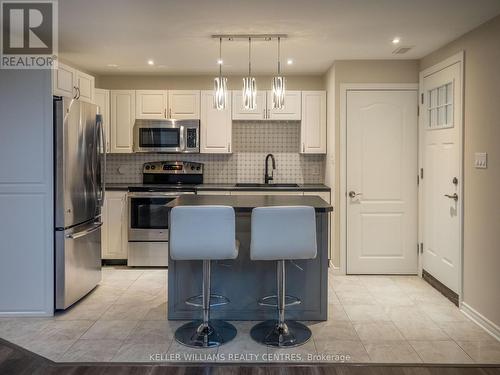 Lower - 177 Frederick Street, Bradford West Gwillimbury, ON - Indoor Photo Showing Kitchen With Upgraded Kitchen