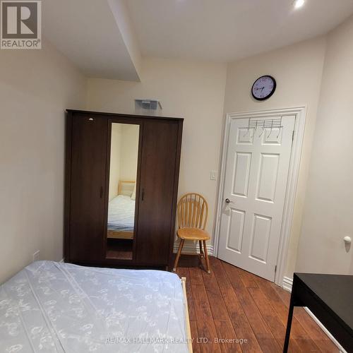 807 Eastdale Drive, Wasaga Beach, ON - Indoor Photo Showing Bedroom