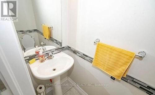 Upper - 151 Robert Parkinson Drive, Brampton, ON - Indoor Photo Showing Bathroom