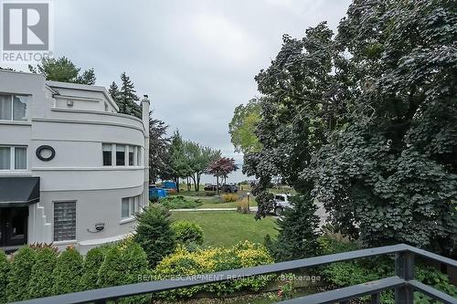 2428 Lakeshore Road, Burlington, ON - Outdoor