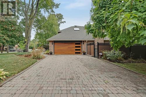 2428 Lakeshore Road, Burlington, ON - Outdoor