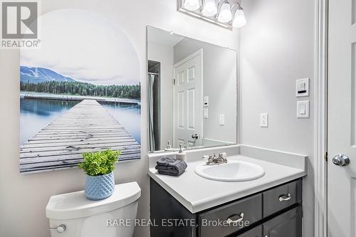 2446 Overton Drive, Burlington, ON - Indoor Photo Showing Bathroom