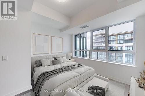 818 - 395 Dundas Street W, Oakville, ON - Indoor Photo Showing Bedroom