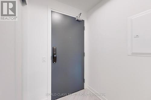 818 - 395 Dundas Street W, Oakville, ON -  Photo Showing Other Room