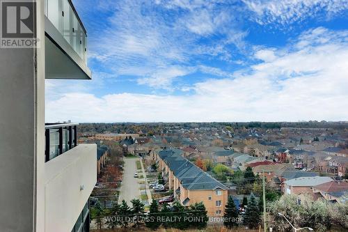 818 - 395 Dundas Street W, Oakville, ON - Outdoor With View