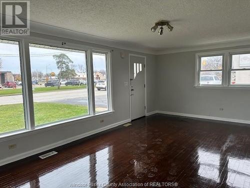 403 Edinborough Street, Windsor, ON - Indoor Photo Showing Other Room