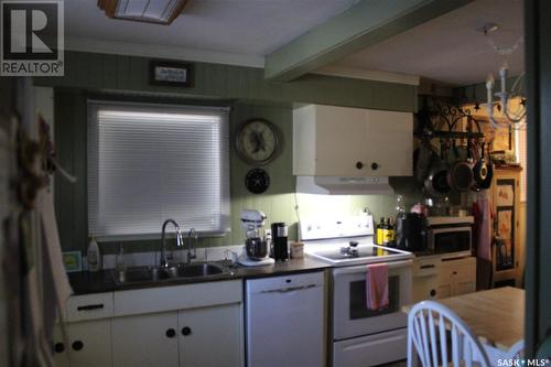 114 Main Street, Theodore, SK - Indoor Photo Showing Kitchen With Double Sink