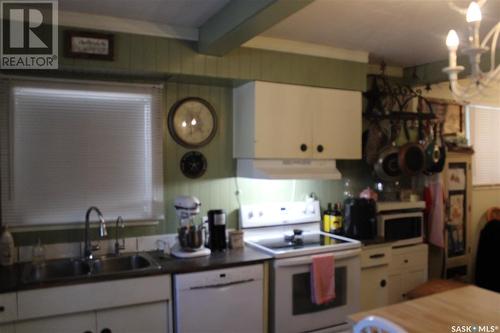 114 Main Street, Theodore, SK - Indoor Photo Showing Kitchen With Double Sink