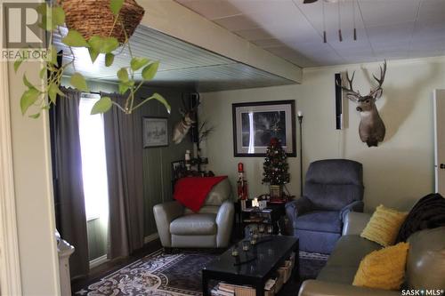 114 Main Street, Theodore, SK - Indoor Photo Showing Living Room