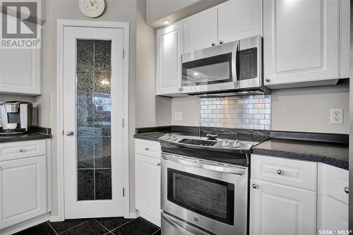 407 Beerling Crescent, Saskatoon, SK - Indoor Photo Showing Kitchen