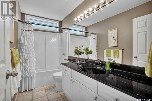 407 Beerling Crescent, Saskatoon, SK - Indoor Photo Showing Bathroom