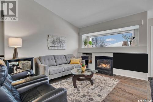 407 Beerling Crescent, Saskatoon, SK - Indoor Photo Showing Living Room With Fireplace