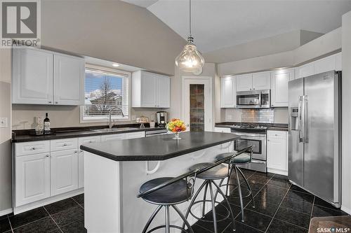 407 Beerling Crescent, Saskatoon, SK - Indoor Photo Showing Kitchen