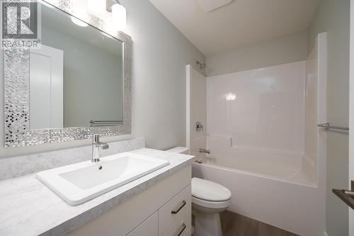 2165 Galore Crescent, Kamloops, BC - Indoor Photo Showing Bathroom