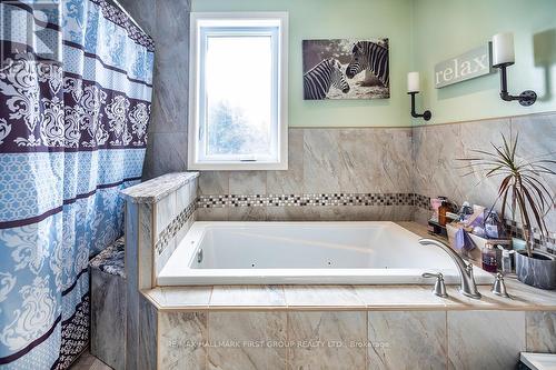 4755 Thertell Road, Clarington, ON - Indoor Photo Showing Bathroom