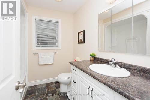 23 Denfield Road, Kawartha Lakes (Lindsay), ON - Indoor Photo Showing Bathroom