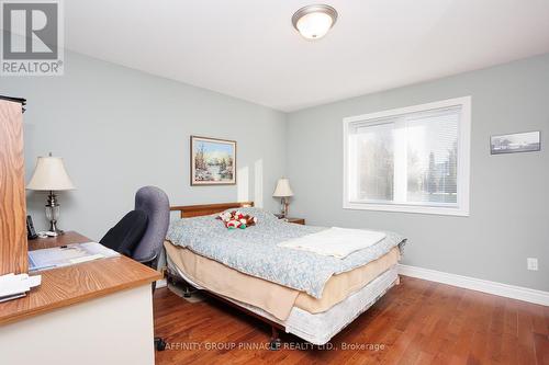 23 Denfield Road, Kawartha Lakes (Lindsay), ON - Indoor Photo Showing Bedroom