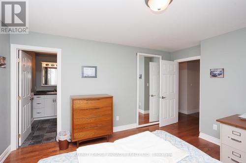 23 Denfield Road, Kawartha Lakes (Lindsay), ON - Indoor Photo Showing Bedroom