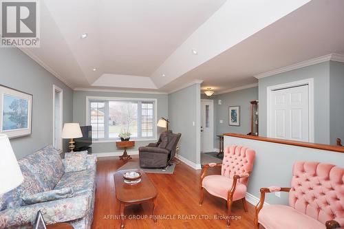 23 Denfield Road, Kawartha Lakes (Lindsay), ON - Indoor Photo Showing Living Room