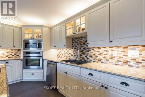 24 Kaiser Court, Belleville, ON - Indoor Photo Showing Kitchen With Double Sink With Upgraded Kitchen