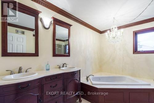 24 Kaiser Court, Belleville, ON - Indoor Photo Showing Bathroom