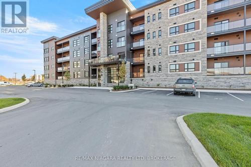 211 - 118 Summersides Boulevard, Pelham (662 - Fonthill), ON - Outdoor With Balcony With Facade