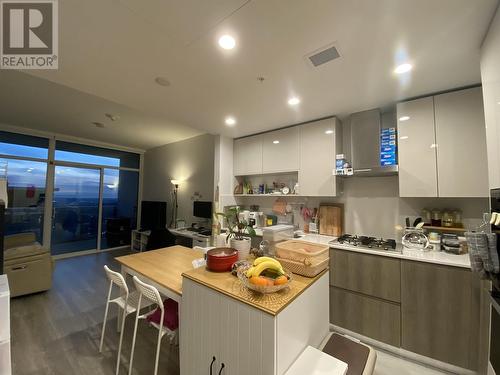 1305 6511 Sussex Avenue, Burnaby, BC - Indoor Photo Showing Kitchen