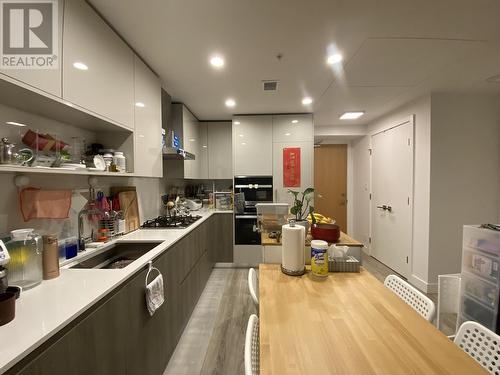 1305 6511 Sussex Avenue, Burnaby, BC - Indoor Photo Showing Kitchen