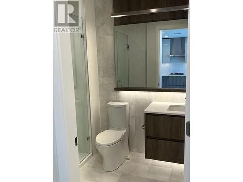 1305 6511 Sussex Avenue, Burnaby, BC - Indoor Photo Showing Bathroom