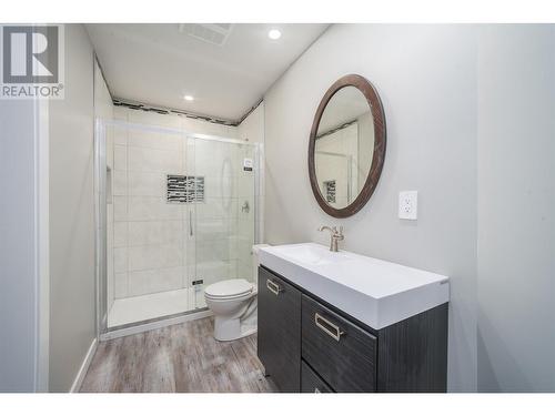 Full main bathroom - suite - 2308 Thacker Drive, West Kelowna, BC - Indoor Photo Showing Bathroom