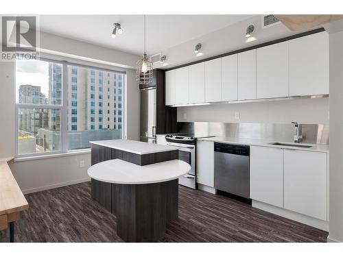 1290 St Paul Street Unit# 413, Kelowna, BC - Indoor Photo Showing Kitchen