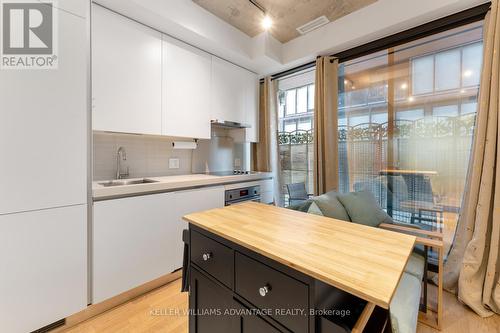 209 - 38 Stewart Street, Toronto, ON - Indoor Photo Showing Kitchen