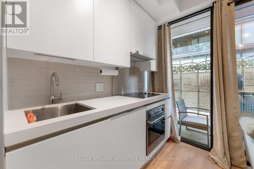 209 - 38 Stewart Street, Toronto, ON - Indoor Photo Showing Kitchen