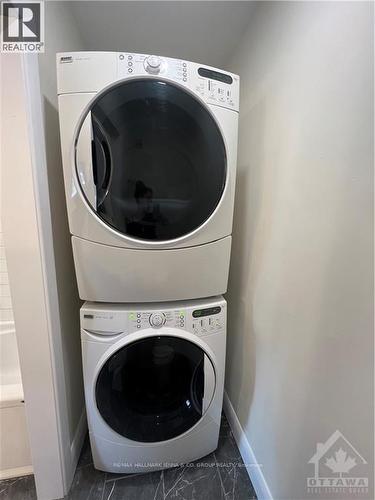 1 - 100 Brockville Street, Smiths Falls, ON - Indoor Photo Showing Laundry Room