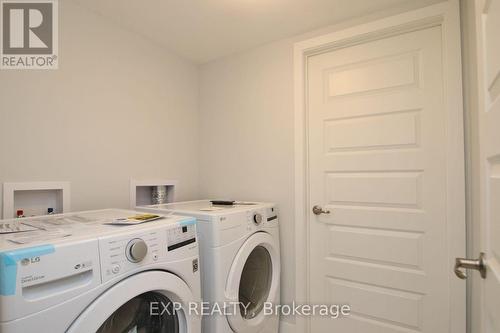 231 Anyolite, Ottawa, ON - Indoor Photo Showing Laundry Room