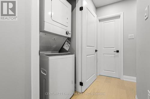 32 Brookridge Drive, Toronto, ON - Indoor Photo Showing Laundry Room