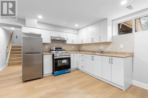 32 Brookridge Drive, Toronto, ON - Indoor Photo Showing Kitchen