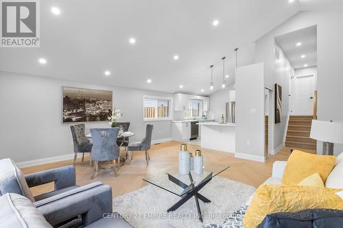 32 Brookridge Drive, Toronto, ON - Indoor Photo Showing Living Room