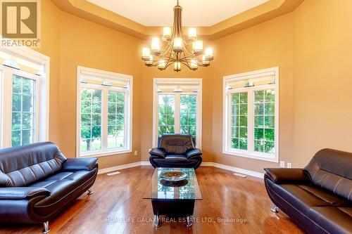 6 Basswood Drive, Wasaga Beach, ON - Indoor Photo Showing Living Room