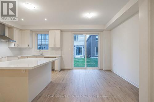 182 Durham Avenue, Barrie, ON - Indoor Photo Showing Kitchen