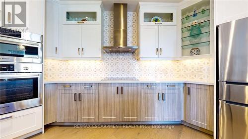 111 Clippers Lane, Blue Mountains, ON - Indoor Photo Showing Kitchen